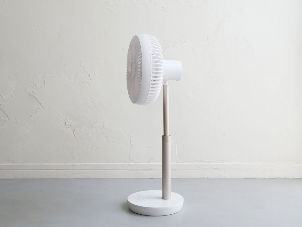 スリーアップ充電式スマートファンと照明