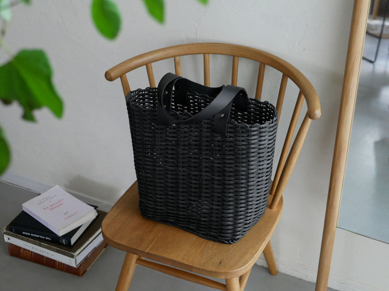 sarasa designのb2cメルカドバッグ。横長サイズのPP製トートバッグで、持ち手は約45cm。