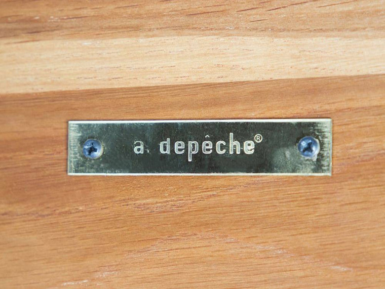 ブラウン木とアイアン脚のラウンドダイニングテーブル