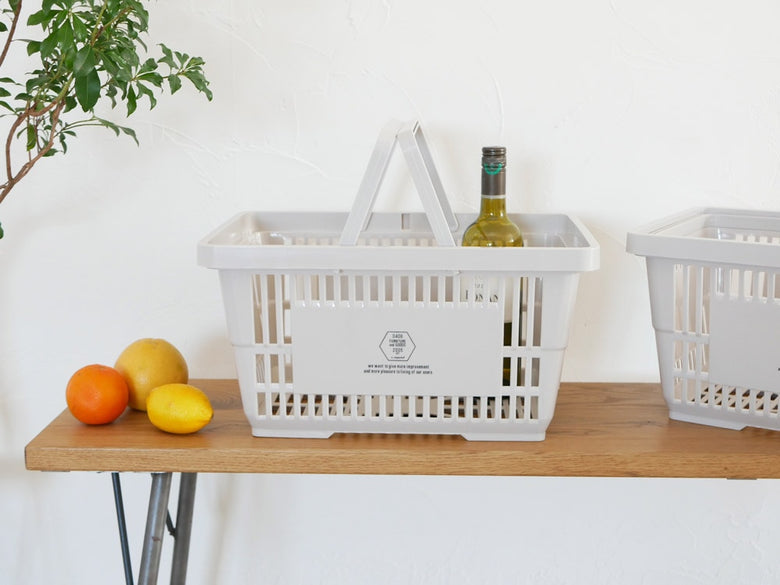 アデペシュのプラスチック収納バスケット