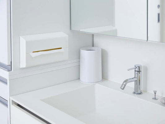 ideacoの【WALL】ティッシュケースが配置されたバスルームインテリア