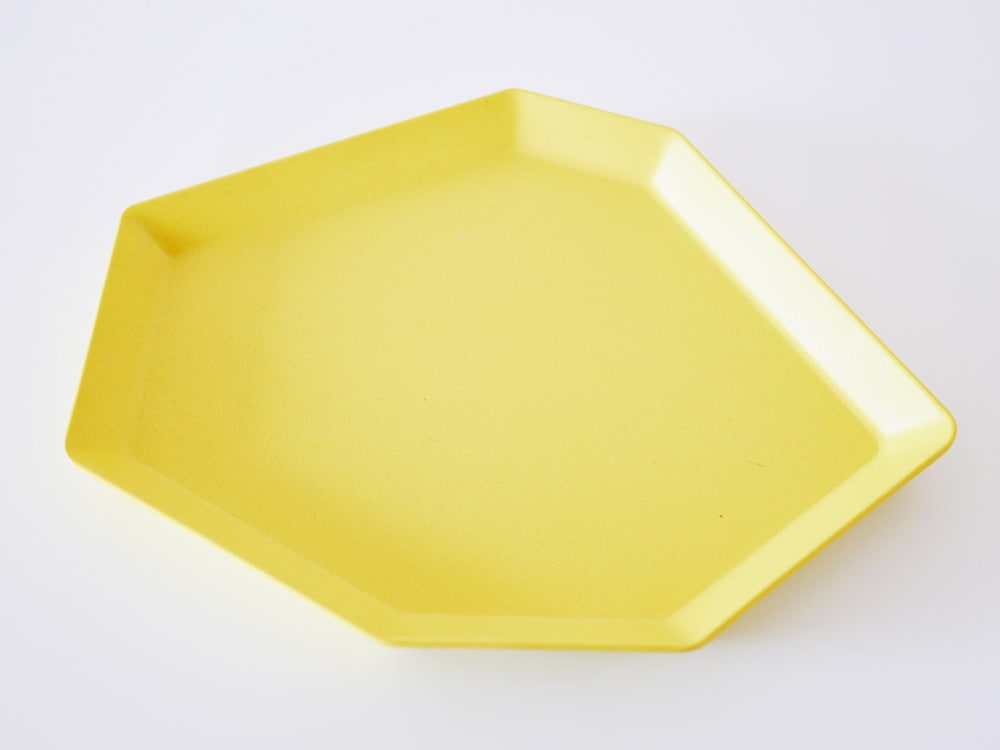 イデアコの黄色いセラミックプレート