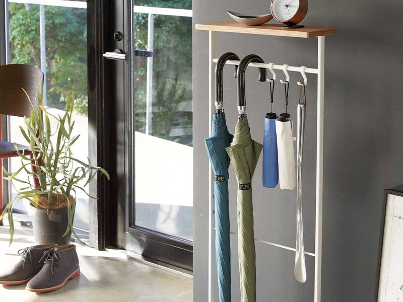 天然木天板付きYAMAZAKIの引掛傘立てとフック3つ