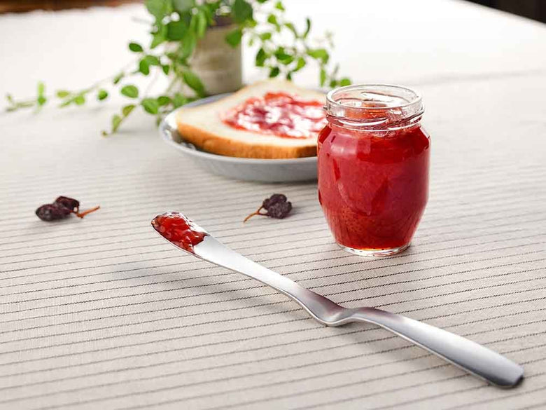 オークスのジャムヘラスプーンと果物