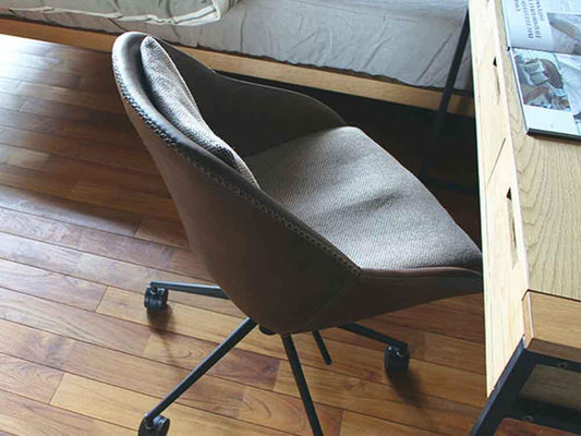 アデペシュ PUNISHオフィスチェア