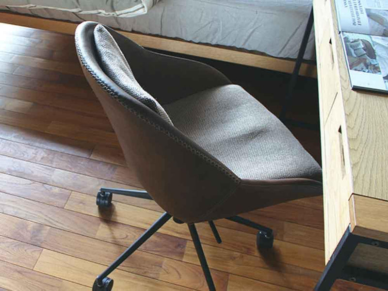 アデペシュ PUNISHオフィスチェア