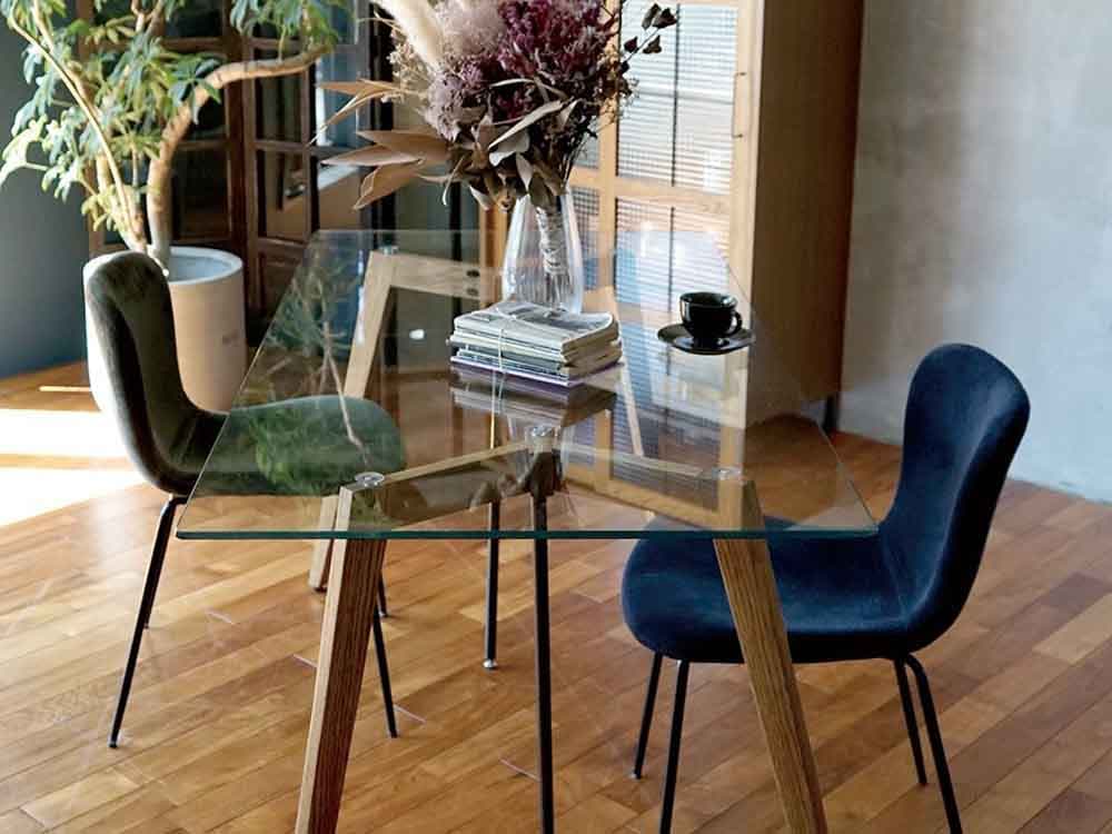 adepecheのオーク無垢材とガラスのガラステーブル