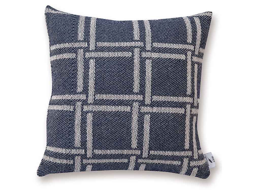 ポッシュリビングMUKTクッションカバーの織物デザイン