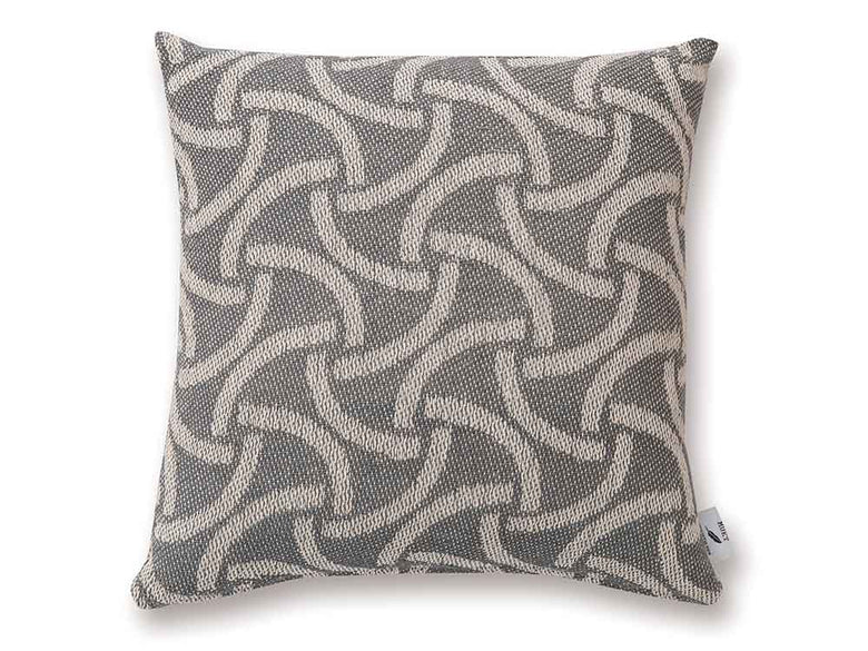 ポッシュリビングのグレーとシルバーのデザインクッションカバー