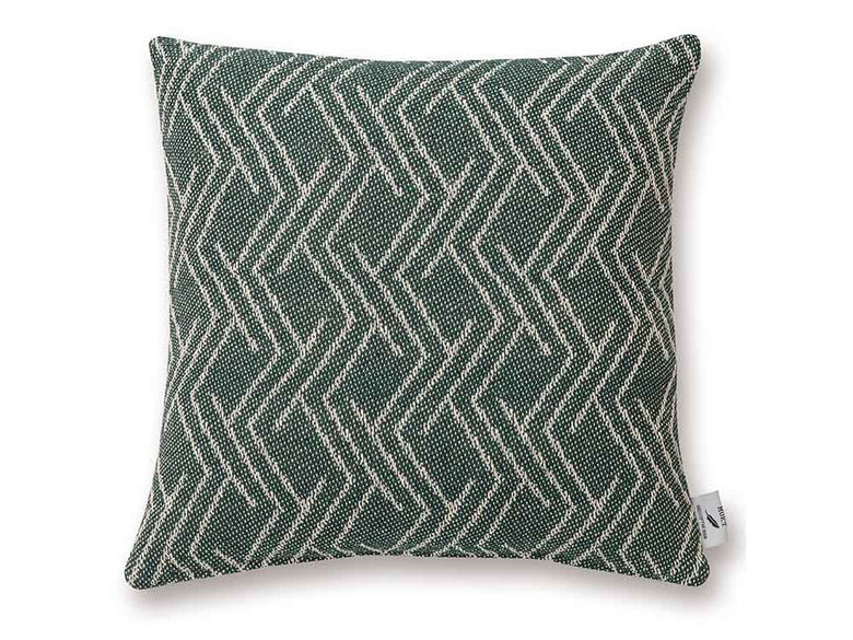 ポッシュリビングのシルバークッションカバー