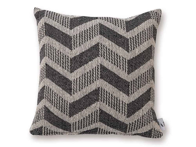 POSH LIVINGのグレー三角クッションカバー