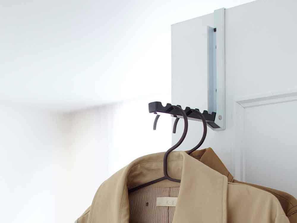 YAMAZAKI/smartの折りたたみ式ドアハンガー