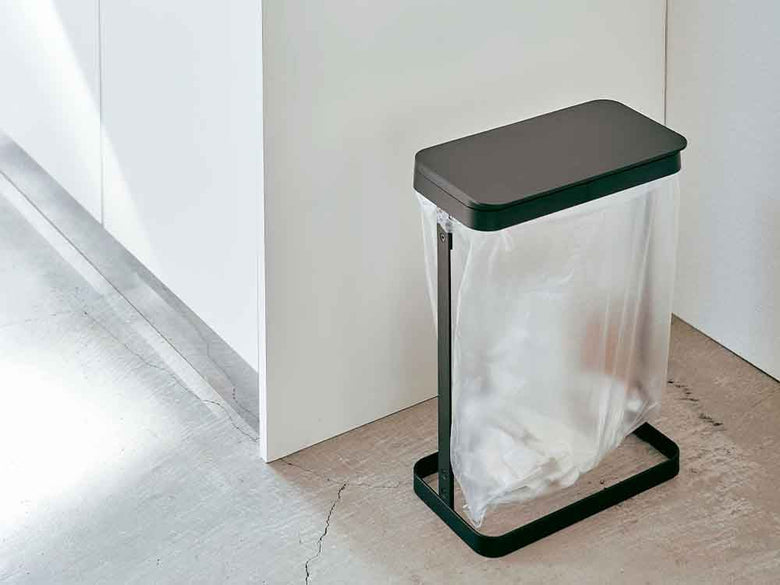 LUCE製の分別ゴミ袋ホルダーとゴミ袋
