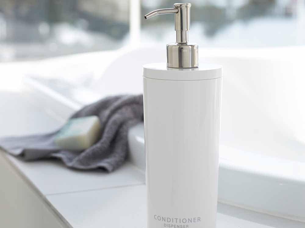 YAMAZAKI/tosca製タワー式ツーウェイディスペンサー ラウンドタイプ、500ml容量のABS樹脂ボトルとステンレスポンプ、キッチンシンクに設置