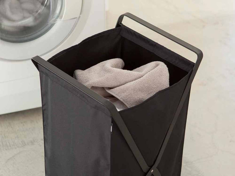 【tower/タワー】YAMAZAKI製プラスチックランドリーバスケット、ハンドル付きで収納に便利