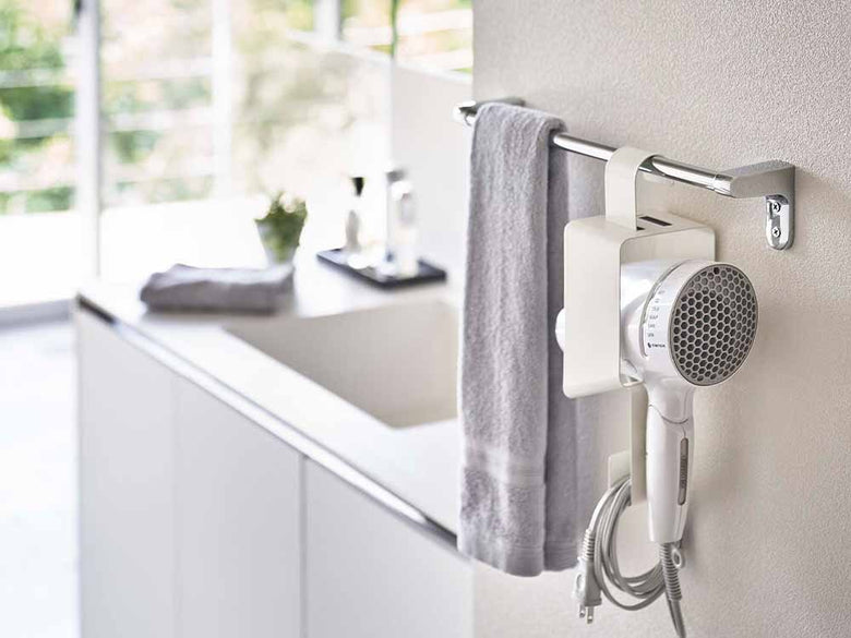 ヤマザキ製銀色引っ掛けドライヤーホルダー