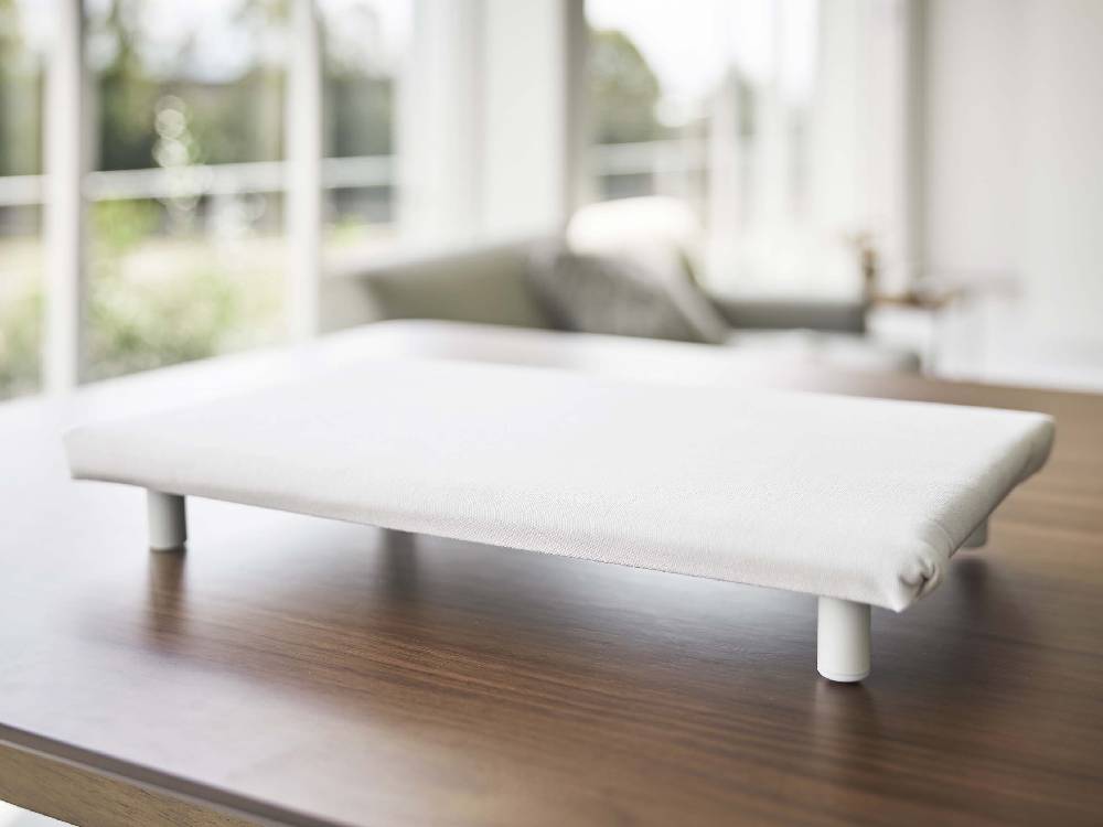 tower/Yamazaki製 卓上脚付き平型アイロン台