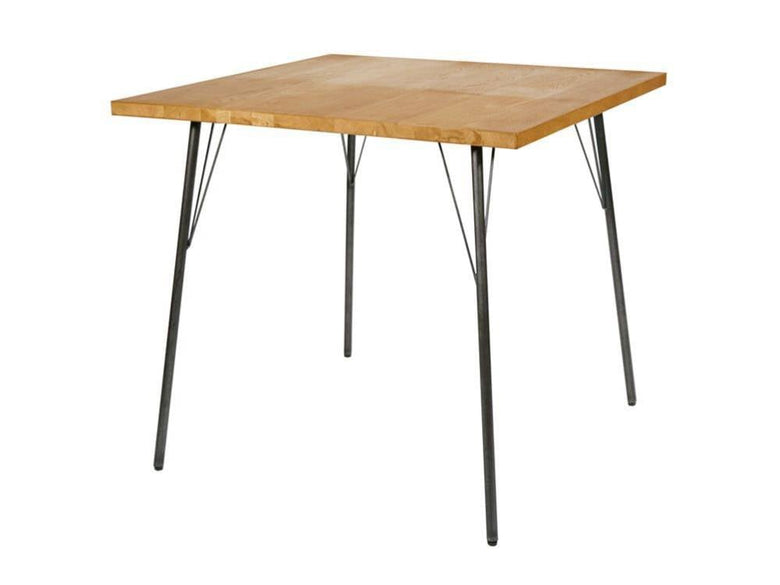 オーク突板とアイアン脚のsouダイニングテーブル