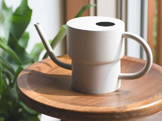 amabro製ステンレススチールジョウロ 1000ml