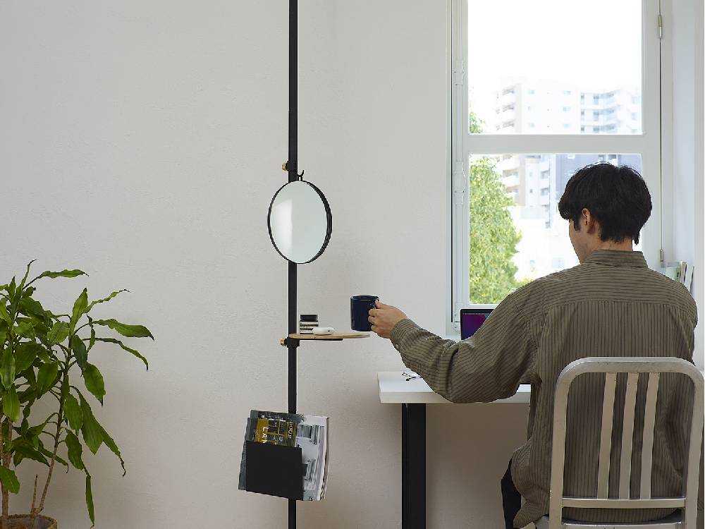 縦向きに設置されたドローアライン023ミラー