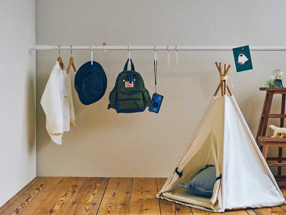 テンションロッドPROとハンガー、支柱が並ぶ画像