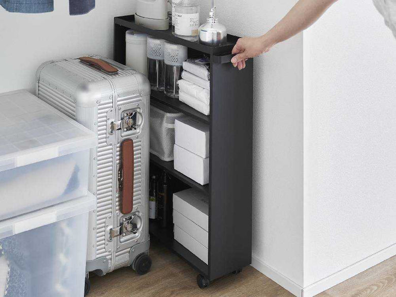 ハンドル付きキャスター搭載の隠せるタワー型コミックラック