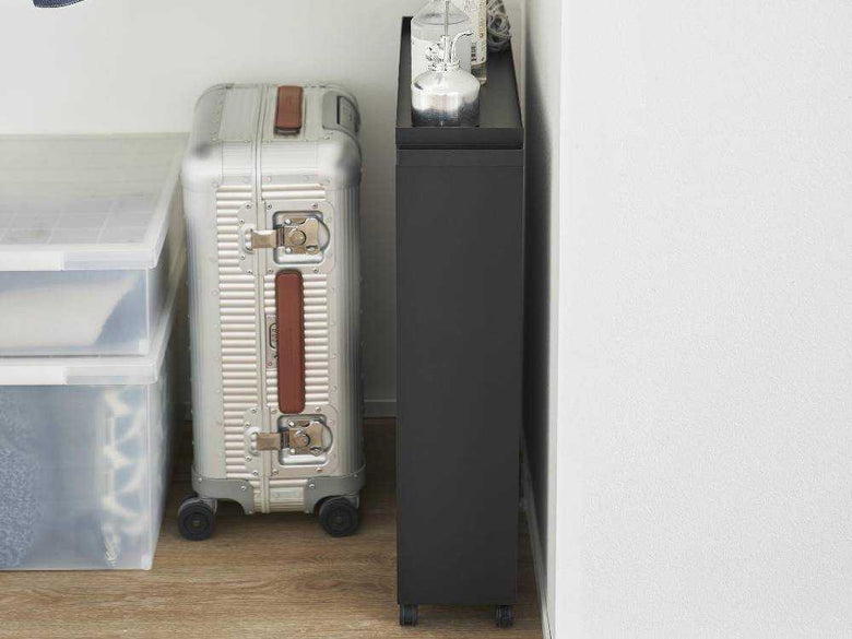 ハンドル付き隠せるタワー型コミックラック