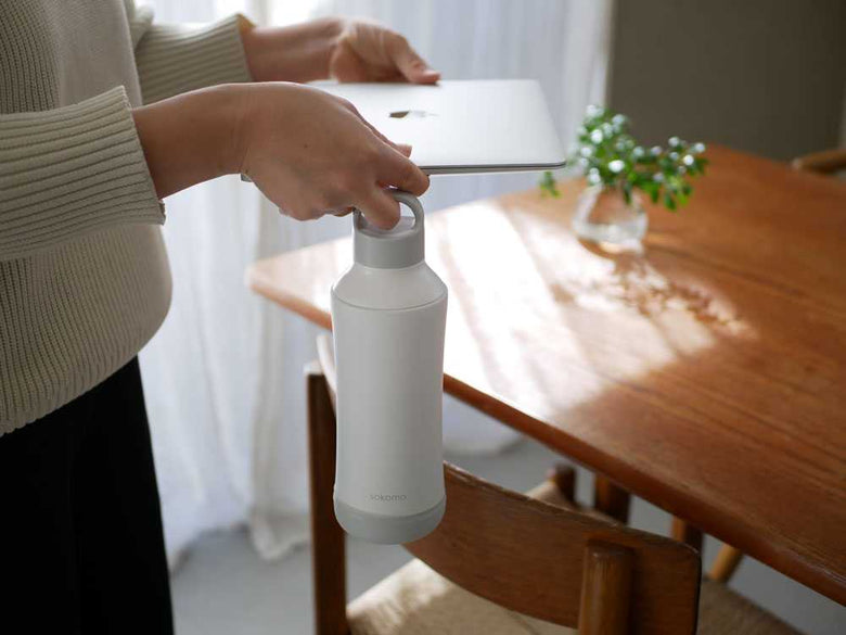 ソコモ「そこまで洗えるボトル」のプラスチック製水ボトル