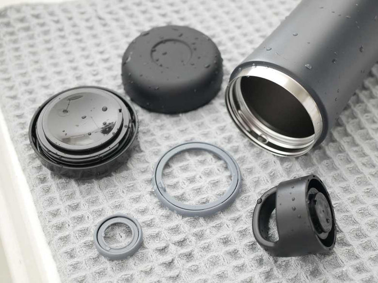 ソコモのシルバー製洗えるボトル