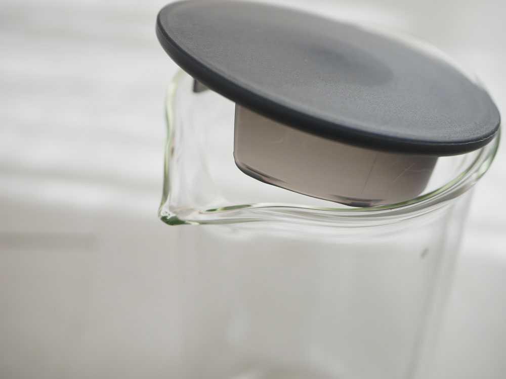 manaのダブルウォールカラフェと蓋のセット