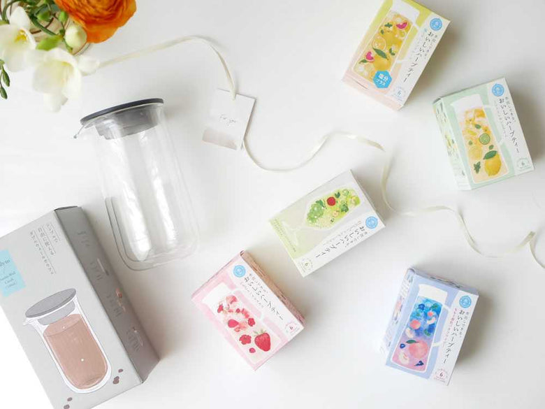 マーナのダブルウォールカラフェと蓋のパッケージ