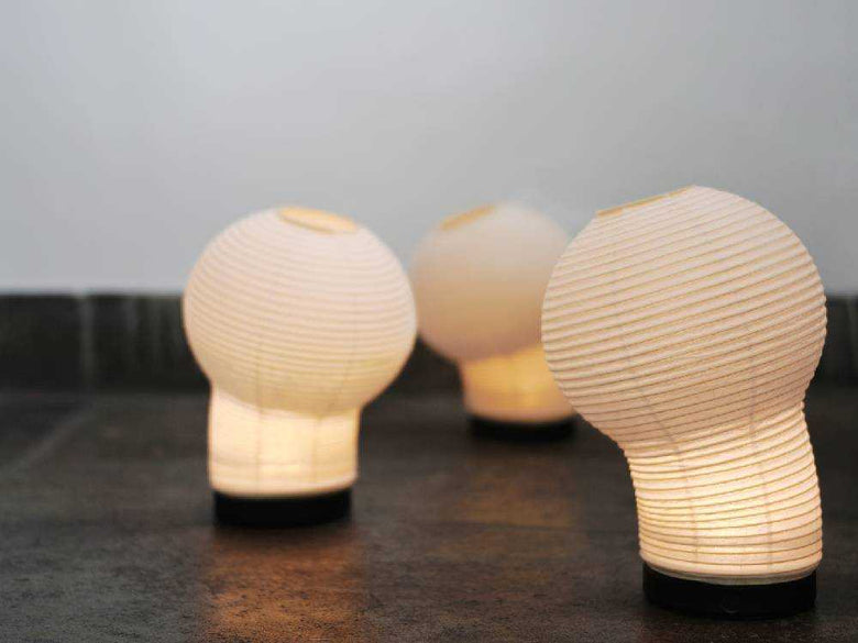 和紙とスチール製のDI CLASSEボボリポータブルランプ