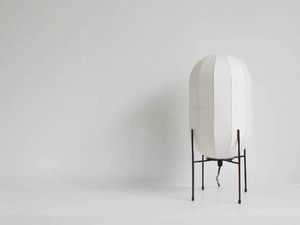 スチールフレームと越前和紙のディクラッセOHテーブルランプ