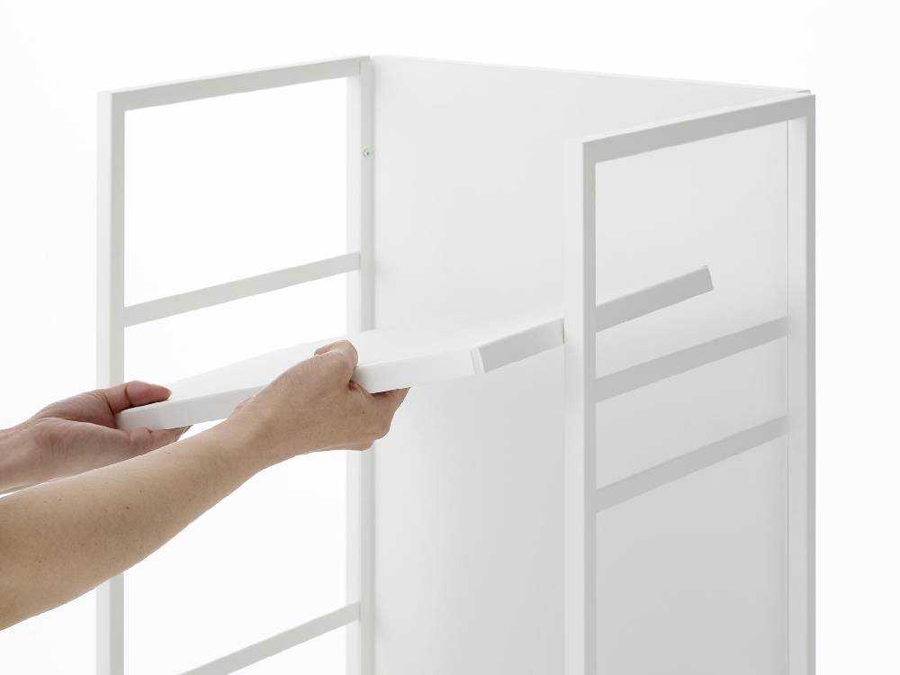 スチール製キャスター付き目隠しワゴンの多段収納棚