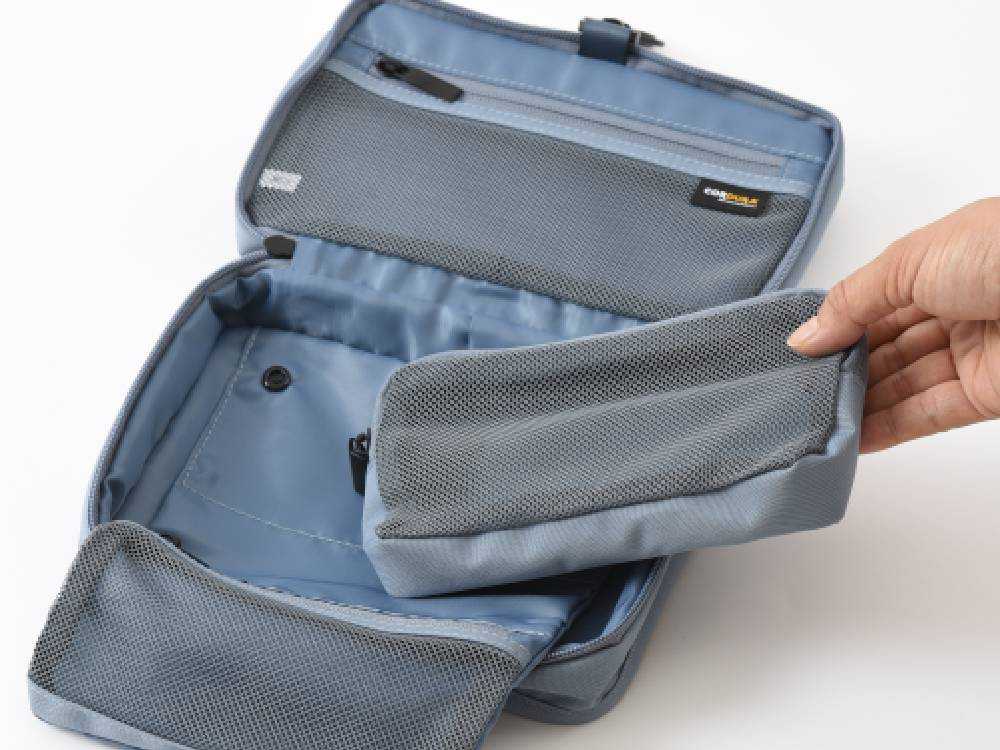 ミレストのネイビー色ハンギングオーガナイザー