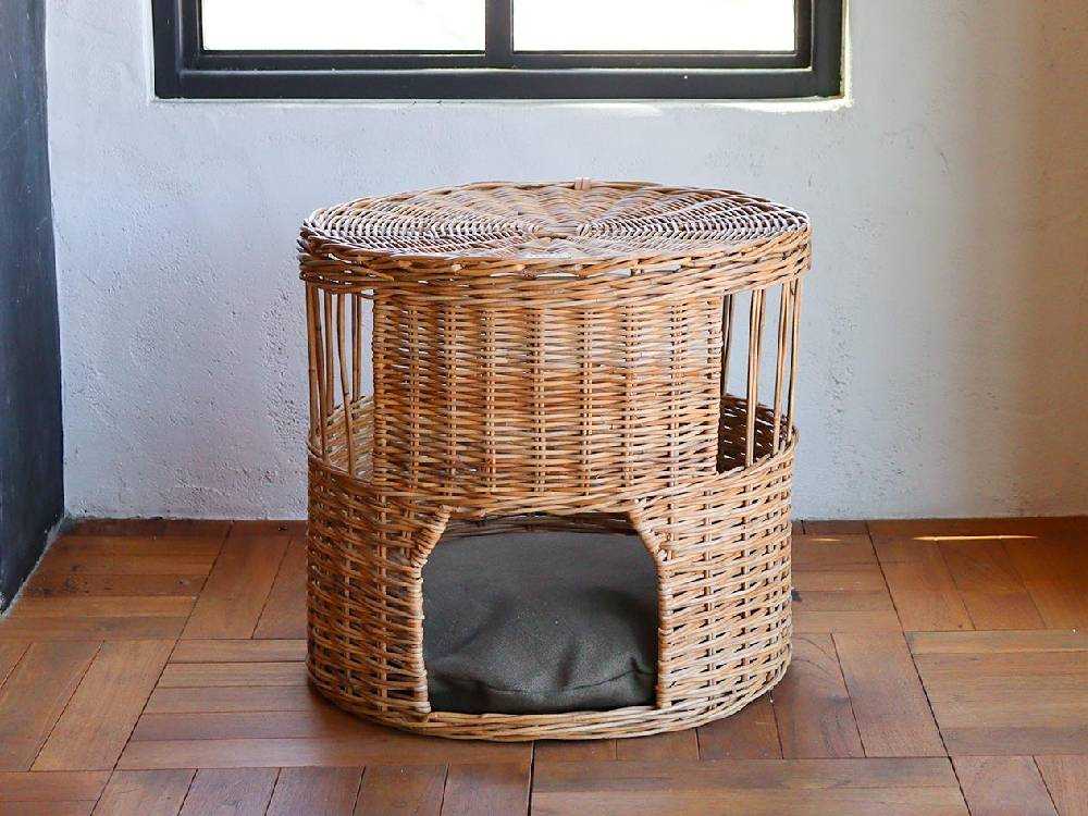 クレエのふた付きラタン製ねこハウス