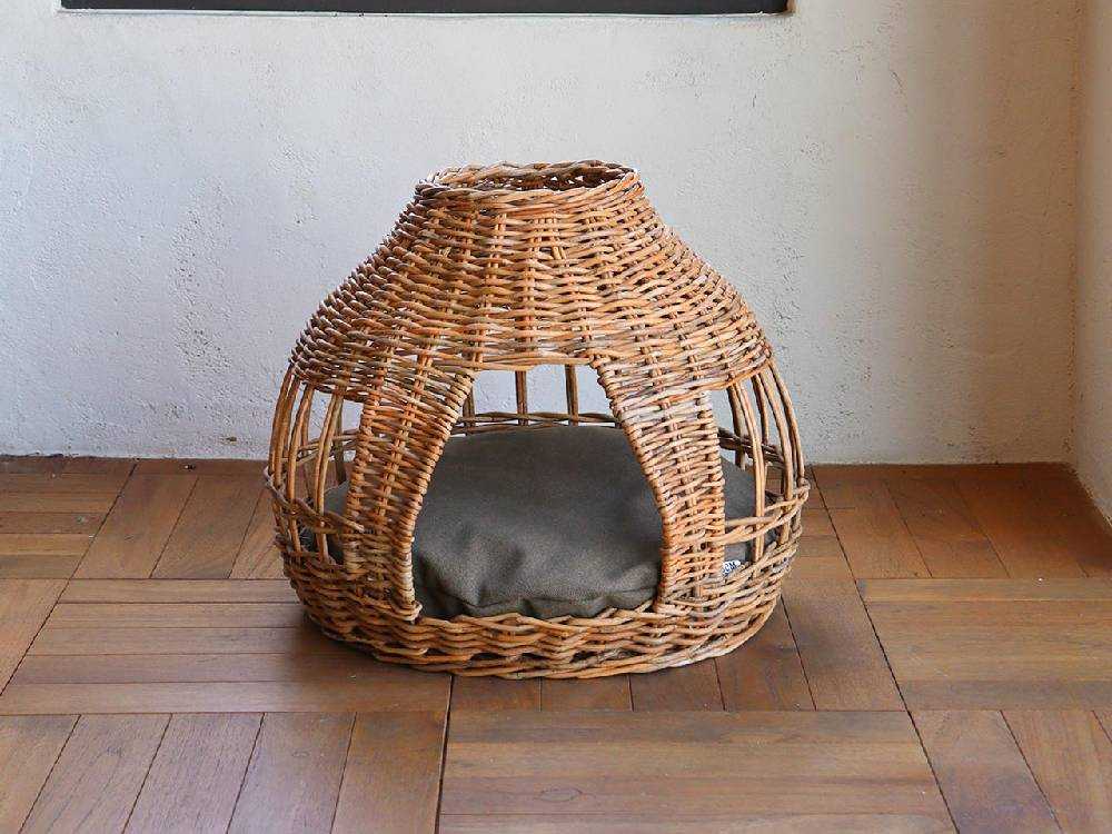 クレエ製皮付きラタンのねこハウス「オニオン」