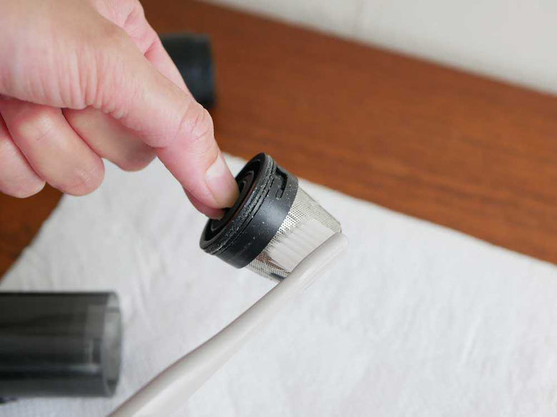 銀色のコードレスハンディクリーナーSMOOK