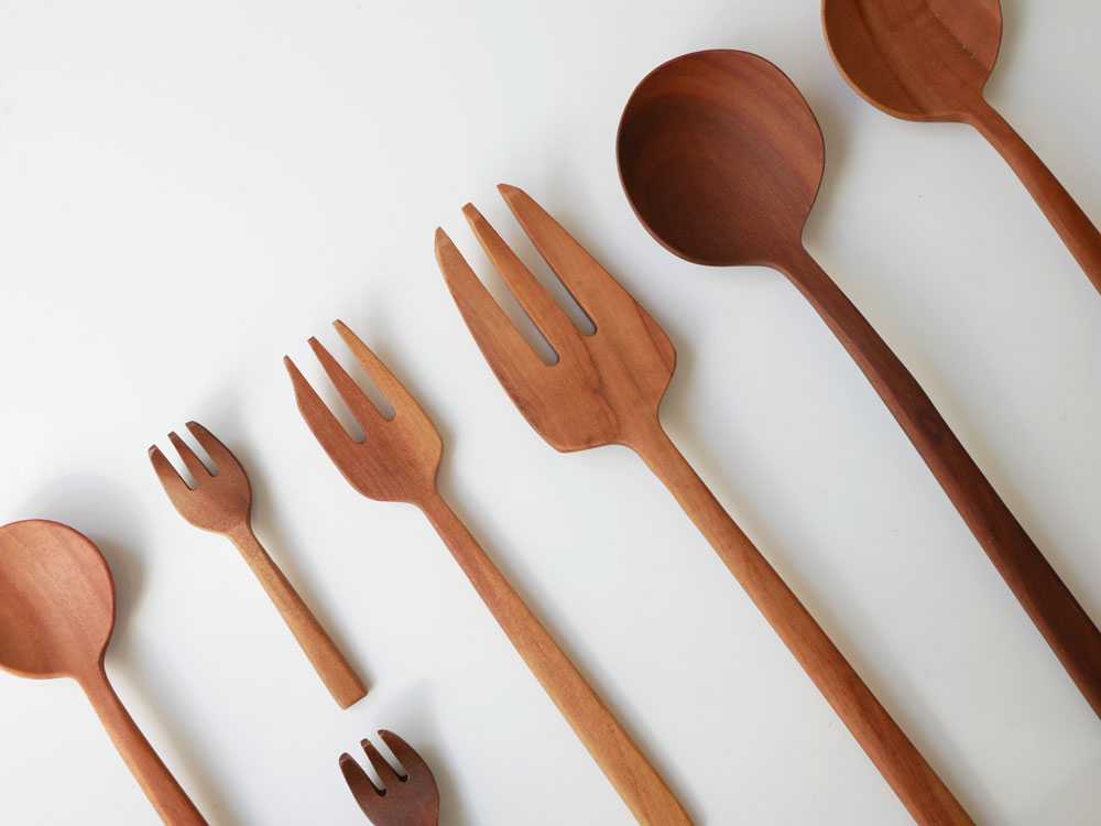 ナチュレカトラリーの天然木製フォークとスプーン