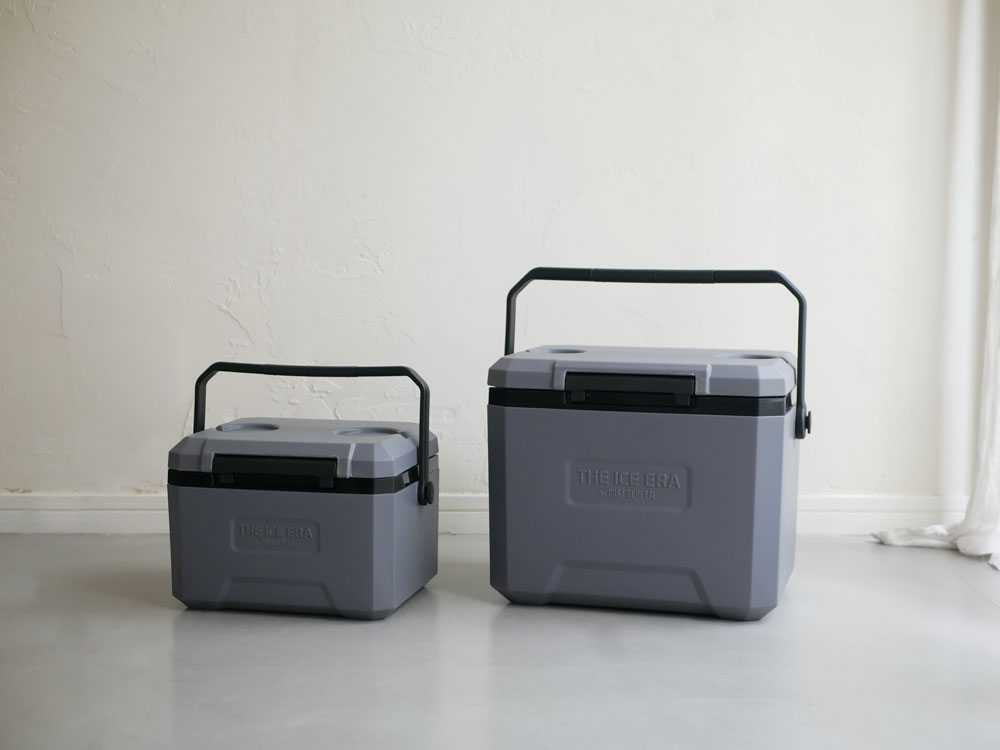 THE ICE ERA ハードシェルクーラーネオの銀色プラスチックボックス