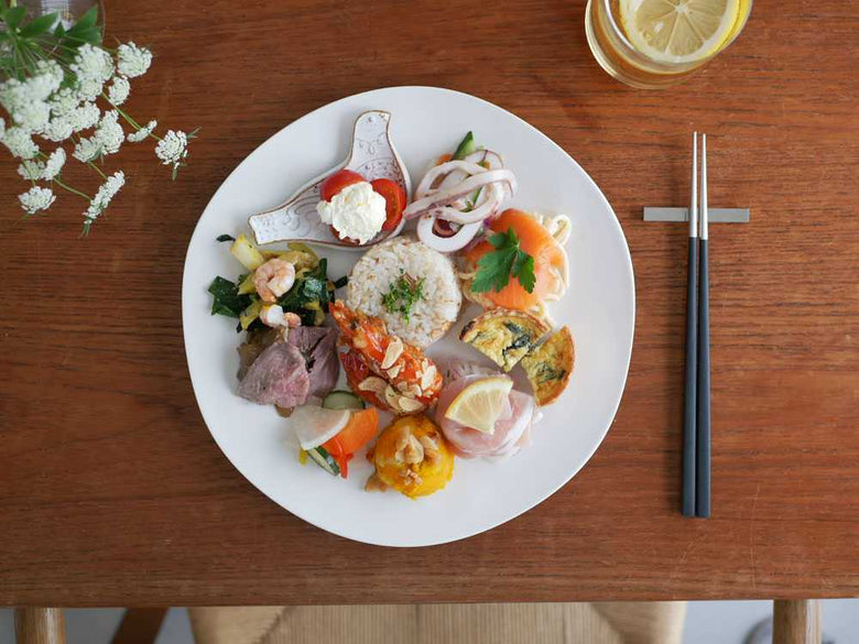 オーガニックのディナープレート、サラダプレート、アペタイザープレート、ローボウルのセット