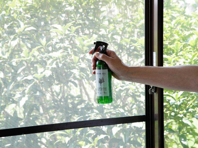 アーネストHIVA ALLウィンドウクリーナーのボトル