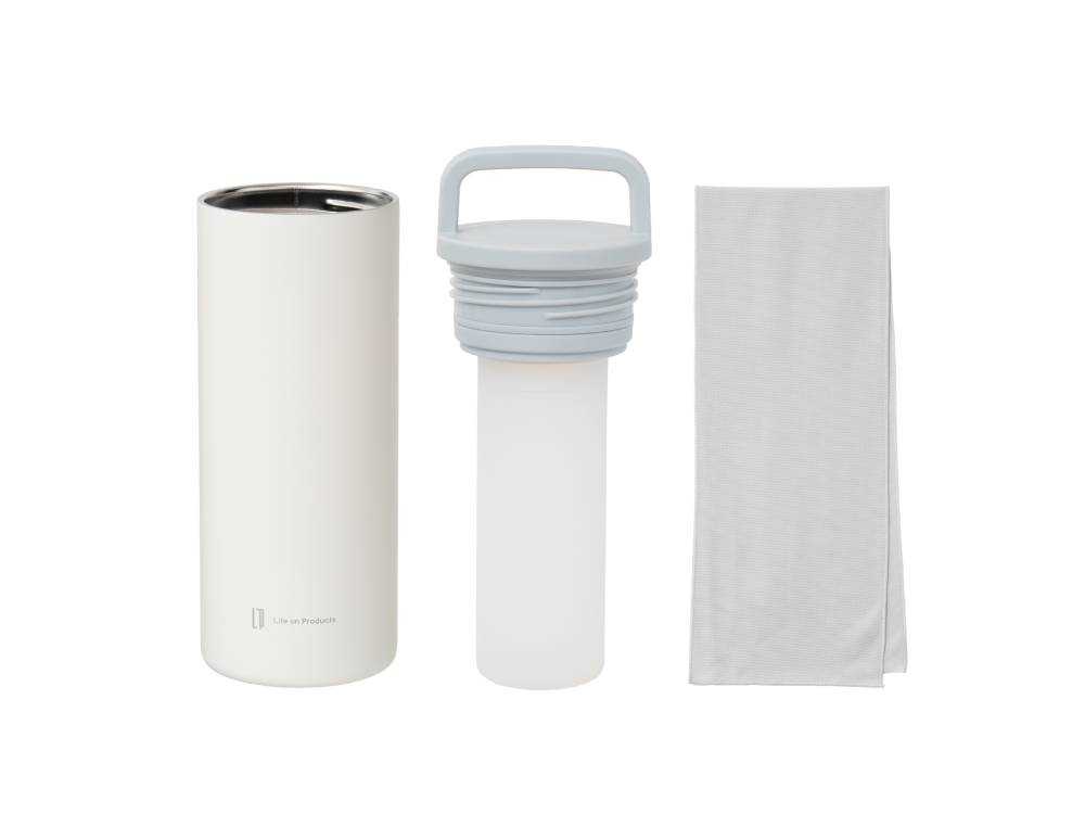 ヒヤシーナの保冷ボトルと冷却タオル