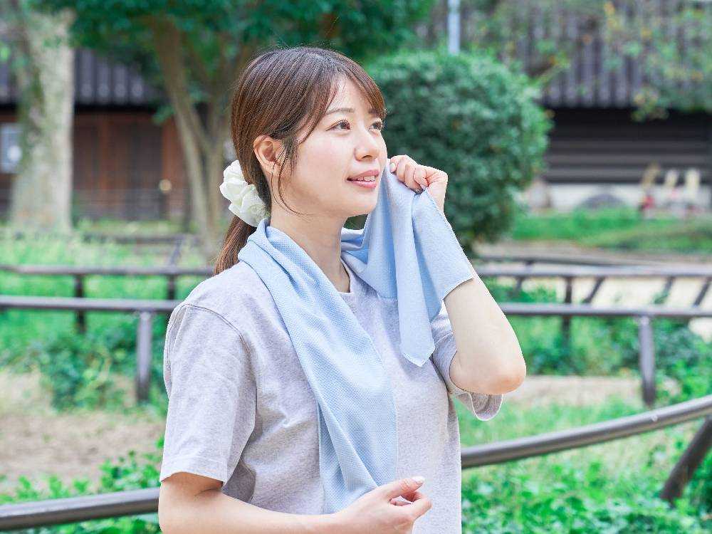 氷タオルで瞬時に冷却×長時間キープ ヒヤシーナ｜【公式】ひなたライフ