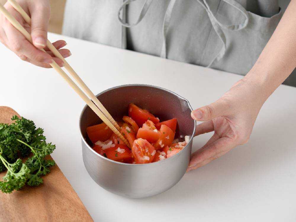 ステンレス製深め仕込みボウルと調理器具