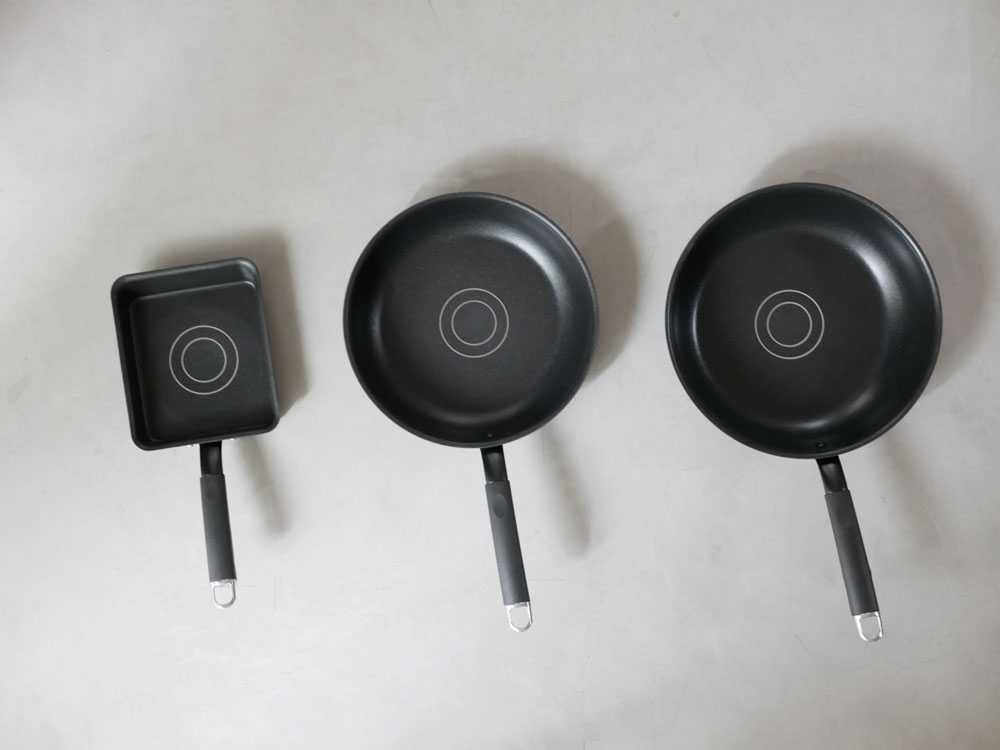 FALCON JOYCEの26cm・28cmフライパンと玉子焼きセット