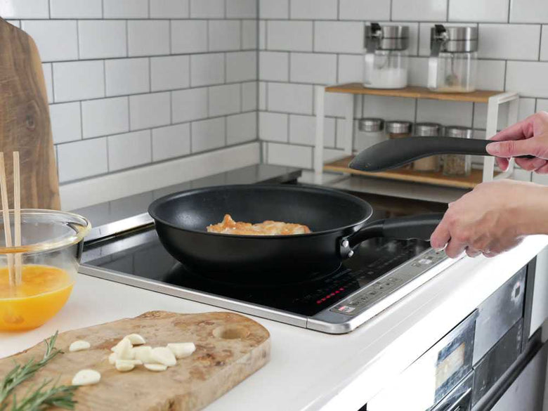 FALCON JOYCEの26cmブラックフライパン