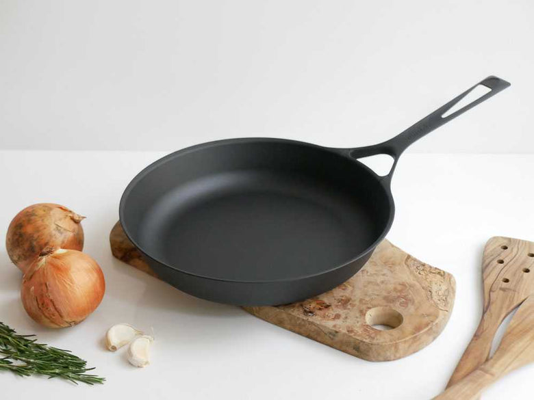 【UNILLOY/ユニロイ】軽い鋳鉄フライパン