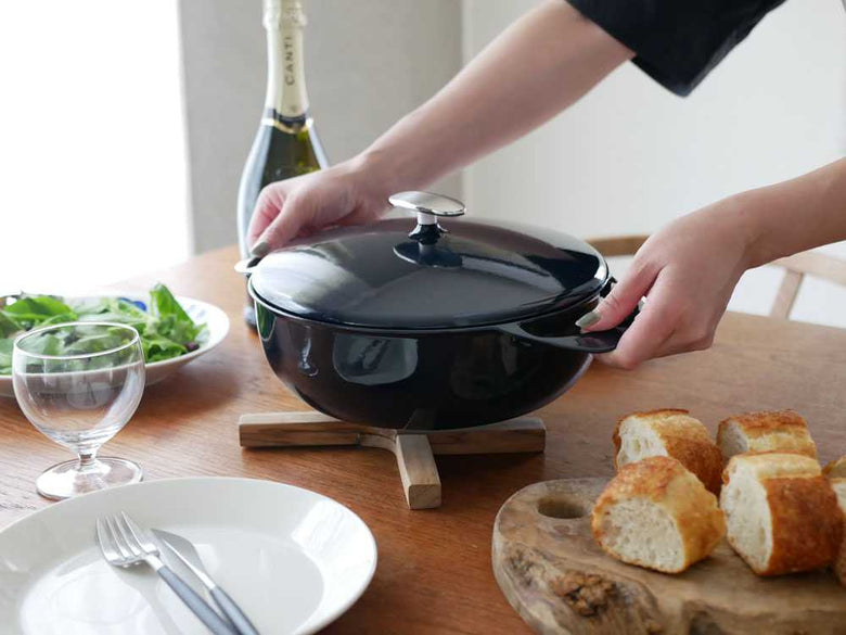 ユニルイ製軽量鋳物ホーロー鍋の写真