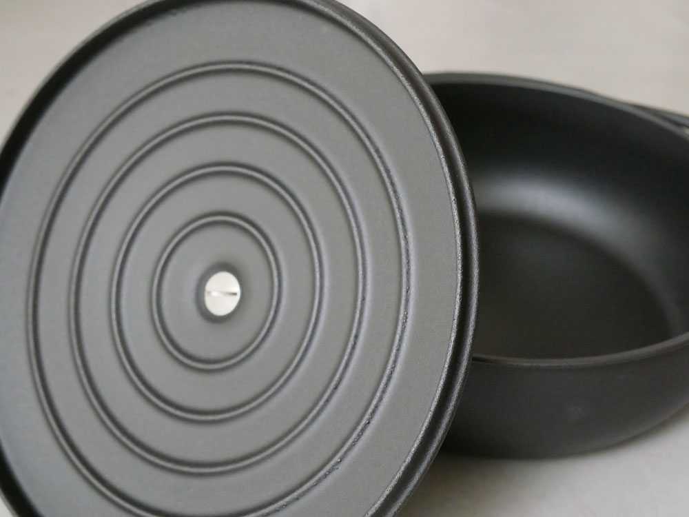 UNILLOY軽量鋳物ホーロー鍋と蓋